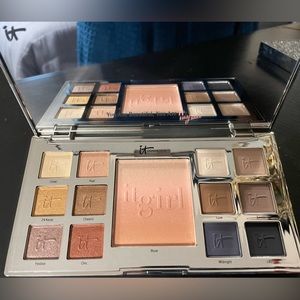 IT Cosmetics it girl palette NEW